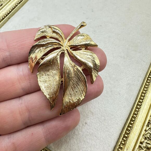 vintage Jewelry - Vintage Jewelry Gold Tone Palm Leaf brooch tropical jewelry